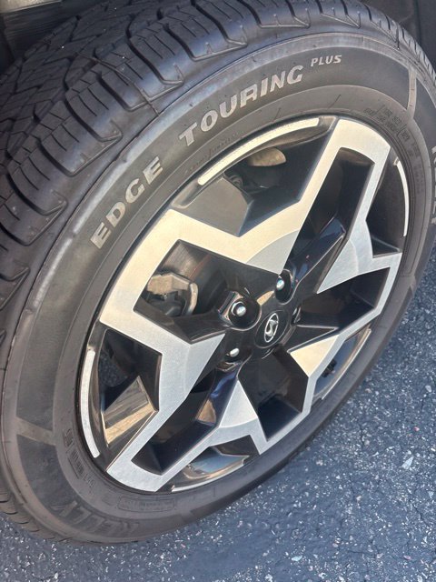 Used 2022 Black Hyundai Limited image 18