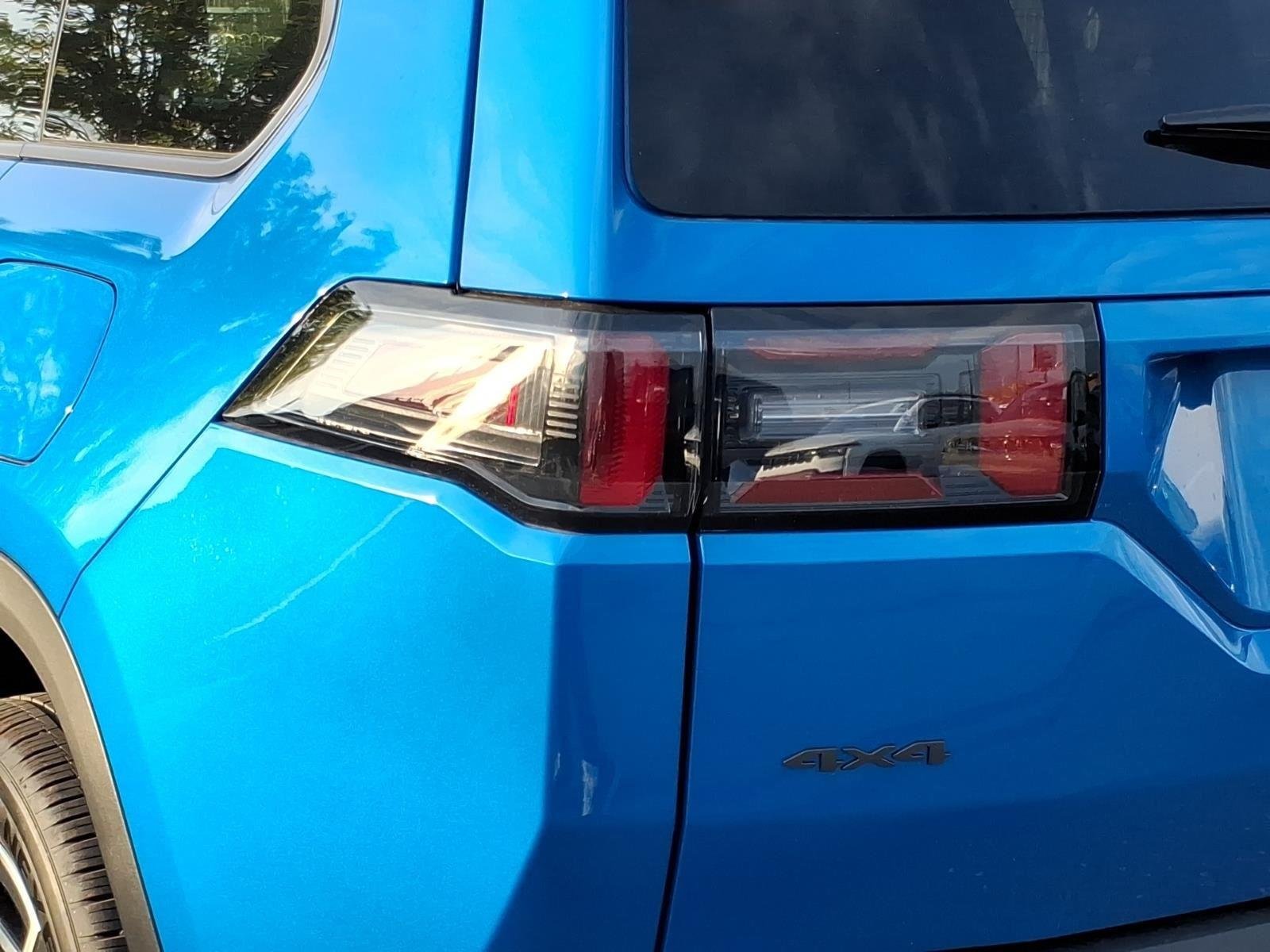 New 2026 Hydro Blue Pearl-Coat Exterior Paint Jeep Laredo image 17