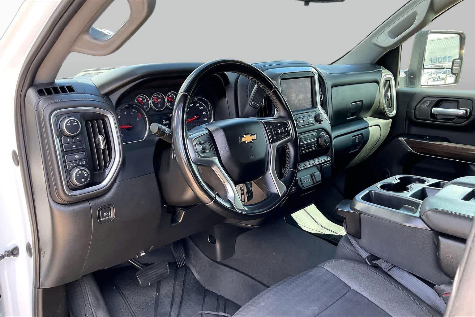 Used 2023 Summit White Chevrolet LT image 17