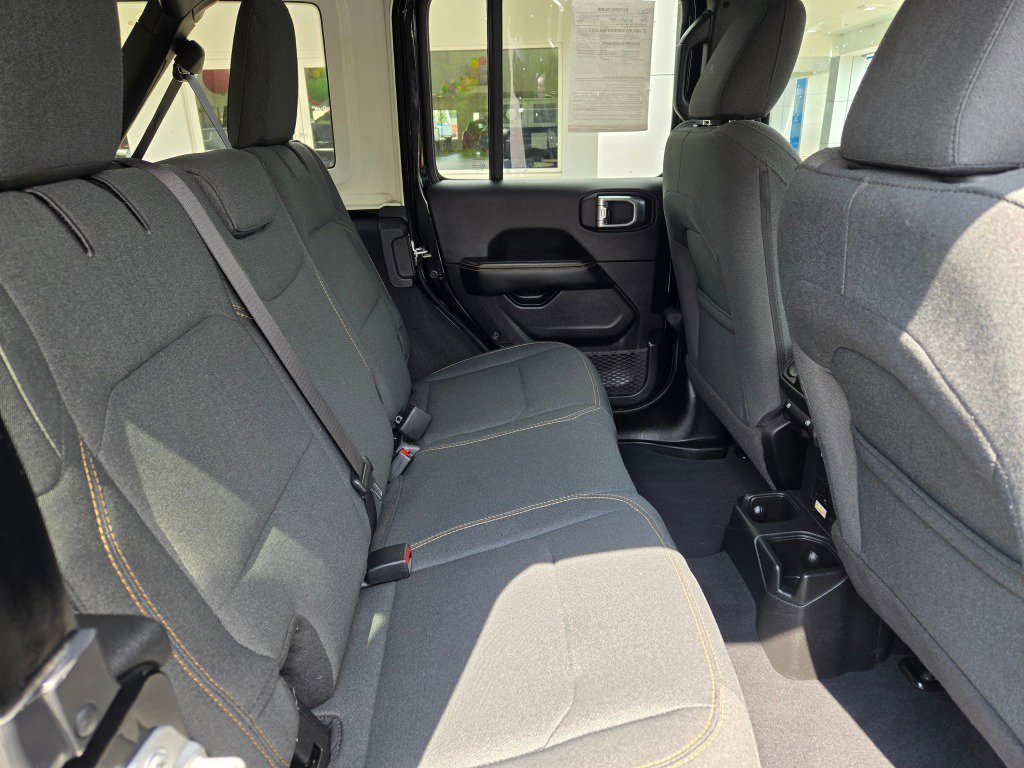 2025 Jeep Wrangler 4-Door Sahara - Photo 9