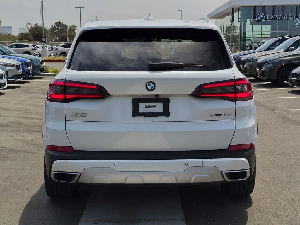 Used 2021 White BMW sDrive40i image 7