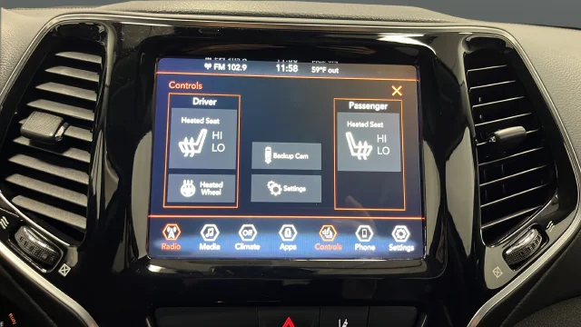 Used 2022 Crystal Metallic Jeep Limited image 30