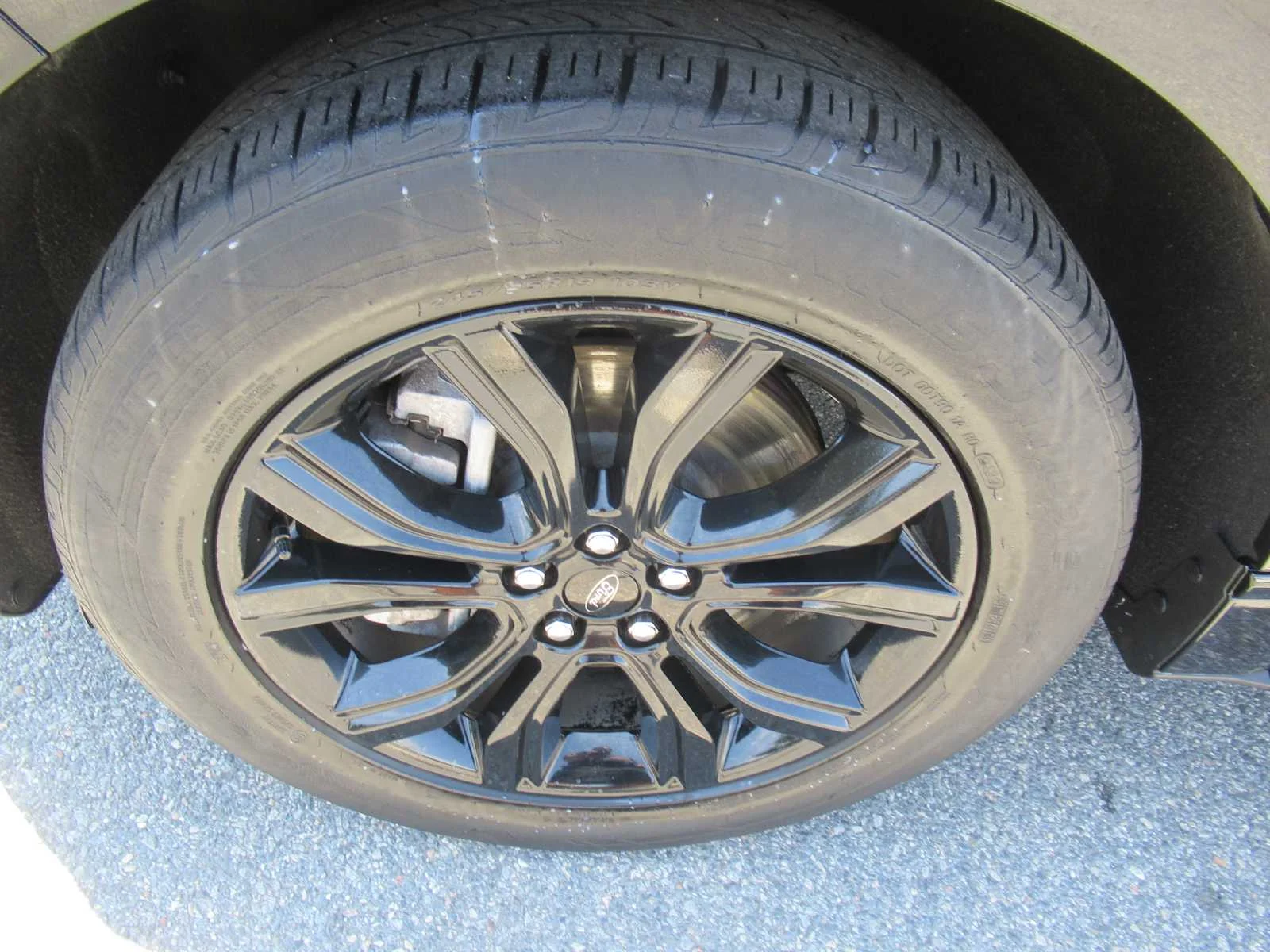 Used 2022 Agate Black Ford SE image 11