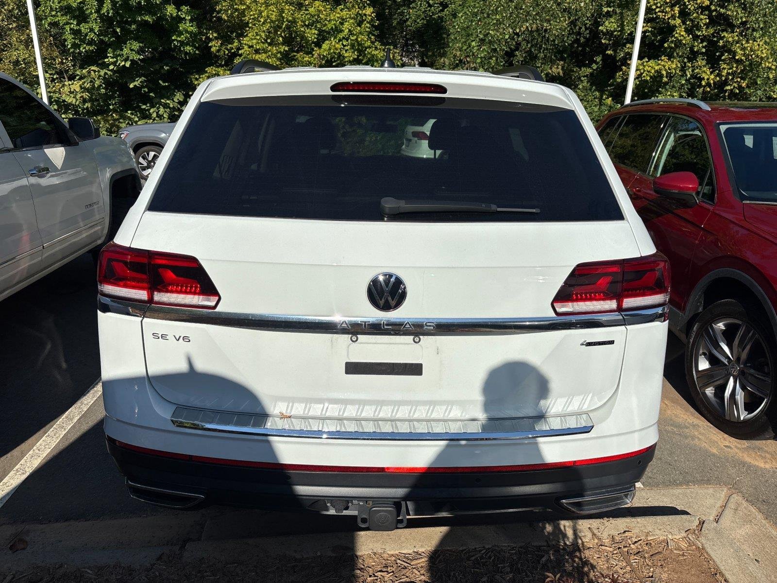 Used 2023 Pure White Volkswagen 3.6L V6 SE w/Technology image 4