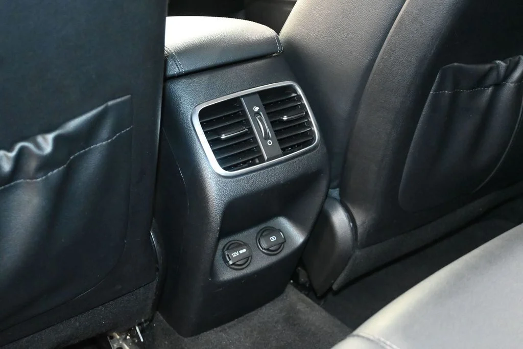 Used 2019 White Kia EX image 17