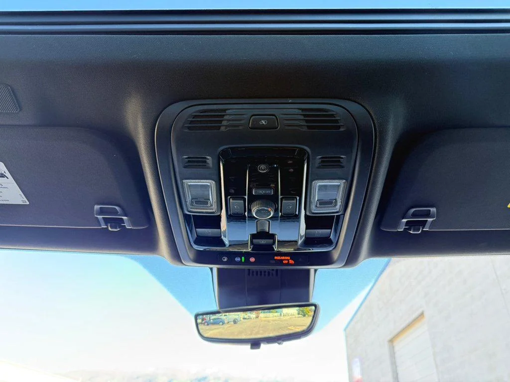 Used 2026 Sterling Metallic GMC AT4 ULTIMATE image 31