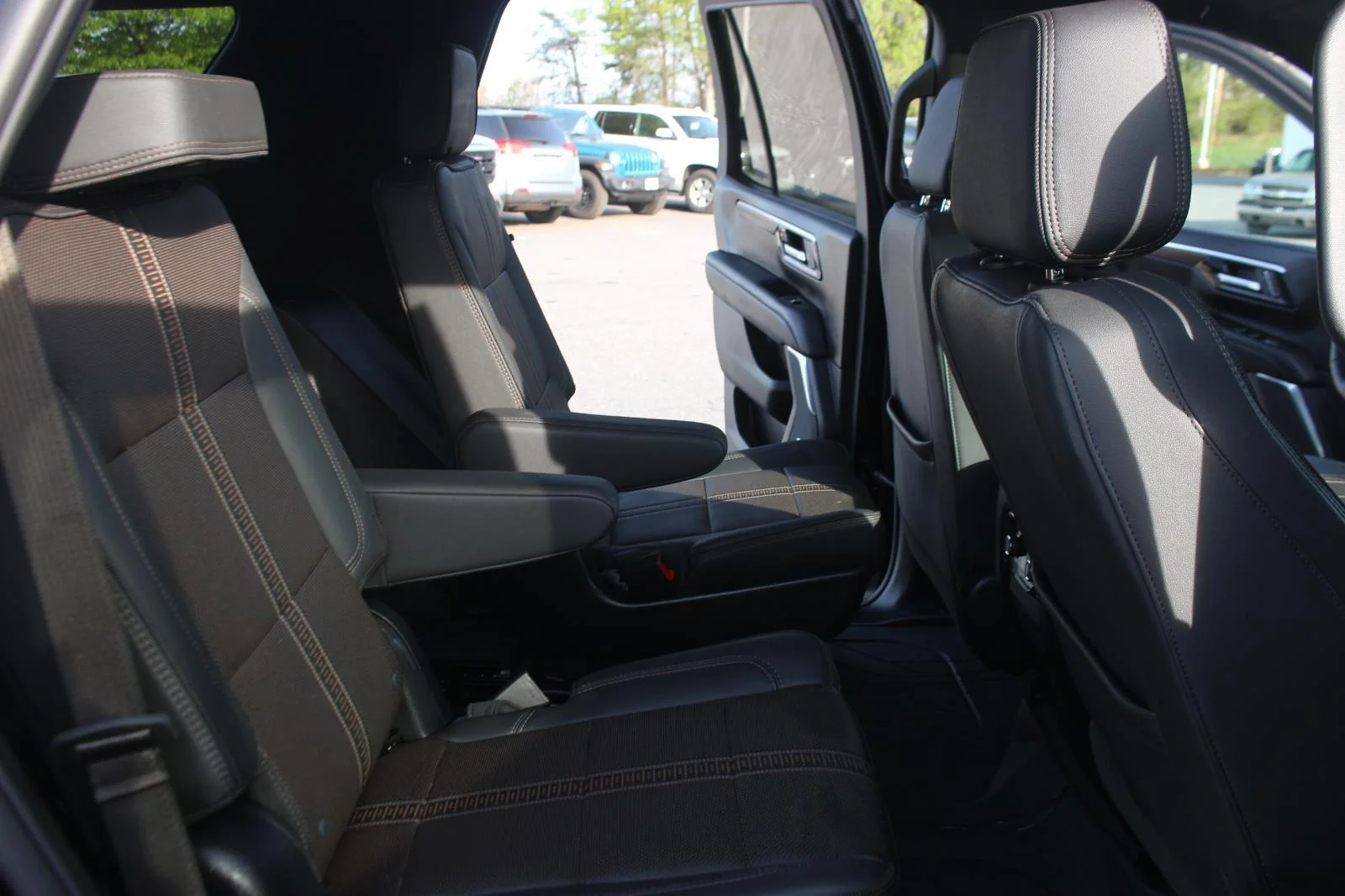 Used 2025 Black Chevrolet High Country image 38