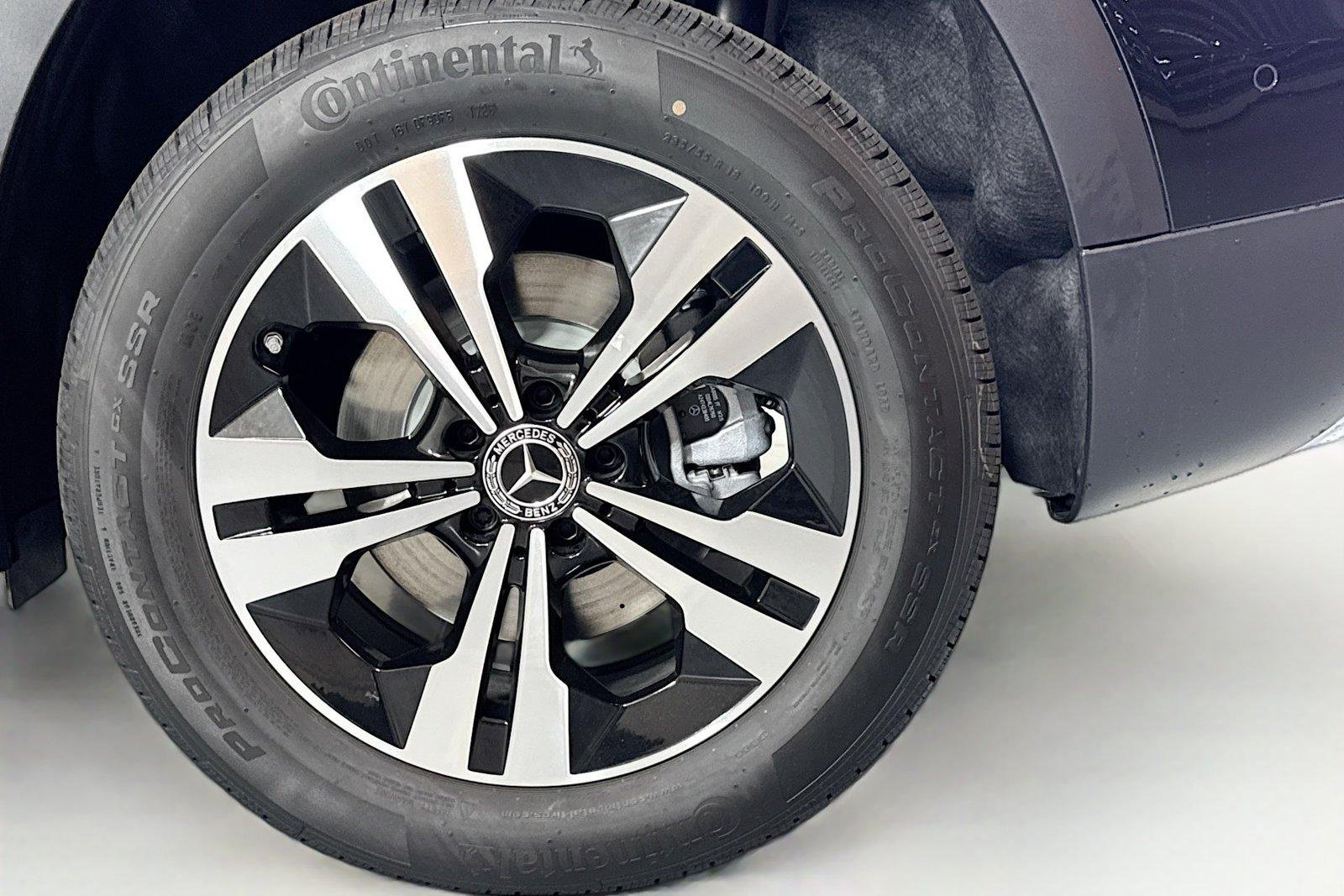 New 2026 Night Black Mercedes-Benz GLB 250 image 29