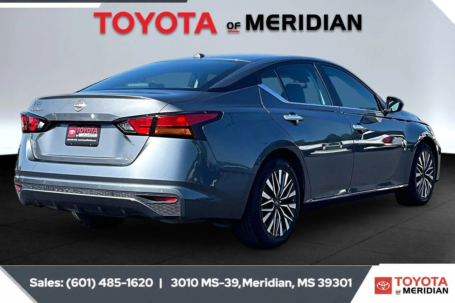Used 2025 Gun Metallic Nissan SV image 11