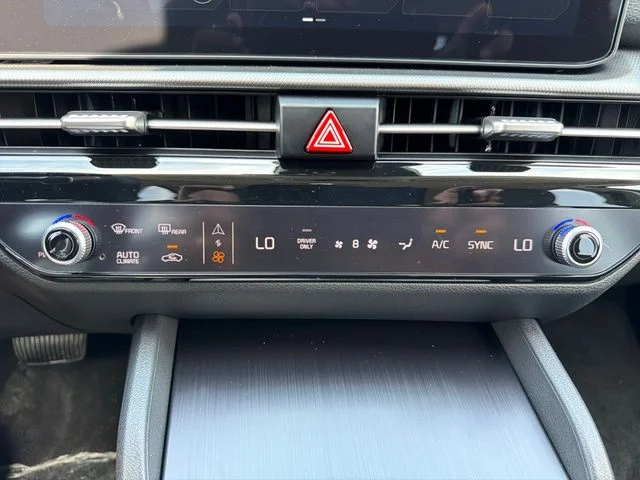 New 2027 Snow White Pearl Kia S image 14