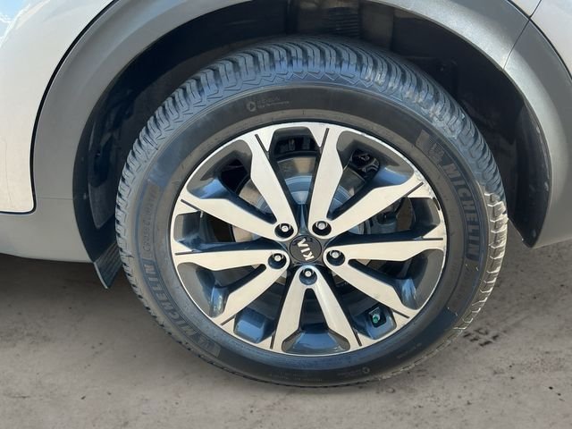 Used 2017 Silver Kia EX image 9