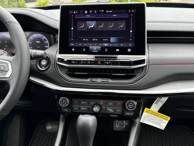 New 2026 Sting-Gray Clear-Coat Exterior Paint Jeep Trailhawk image 12