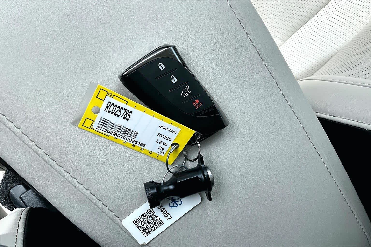 Used 2024 Iridium Lexus Premium Plus image 15