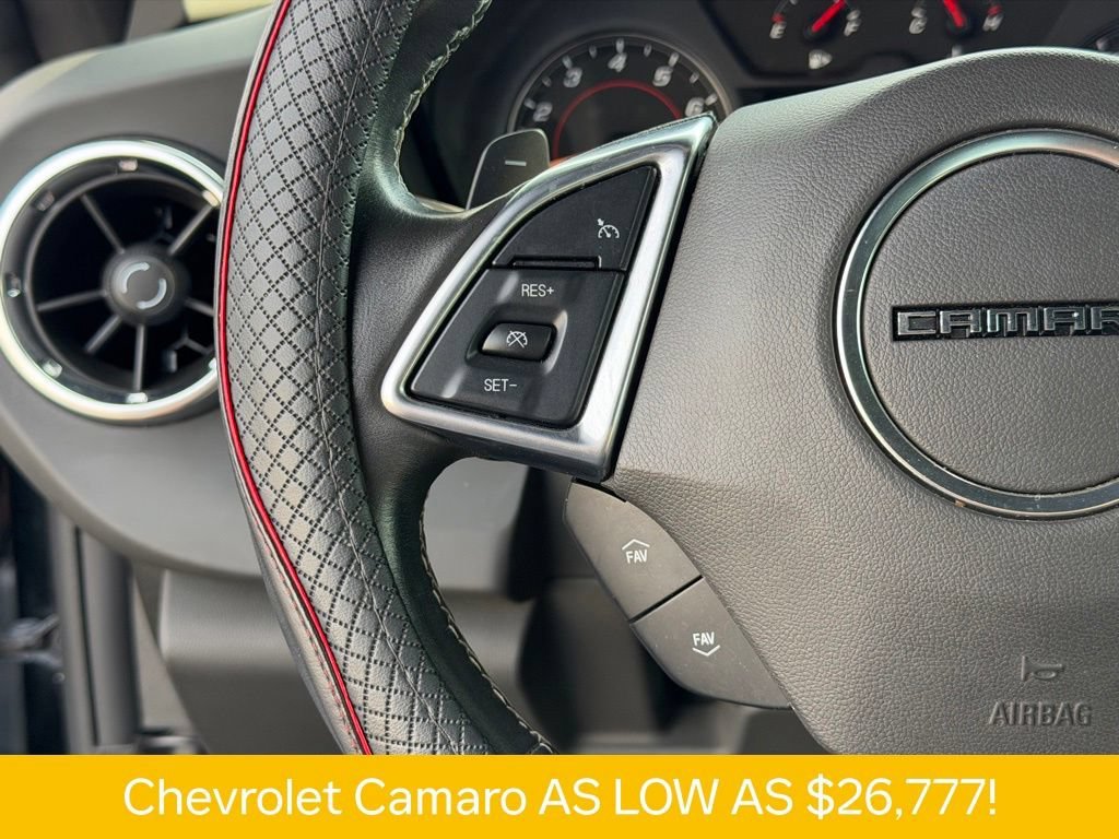 Used 2022 BLACK Chevrolet 2LT image 17