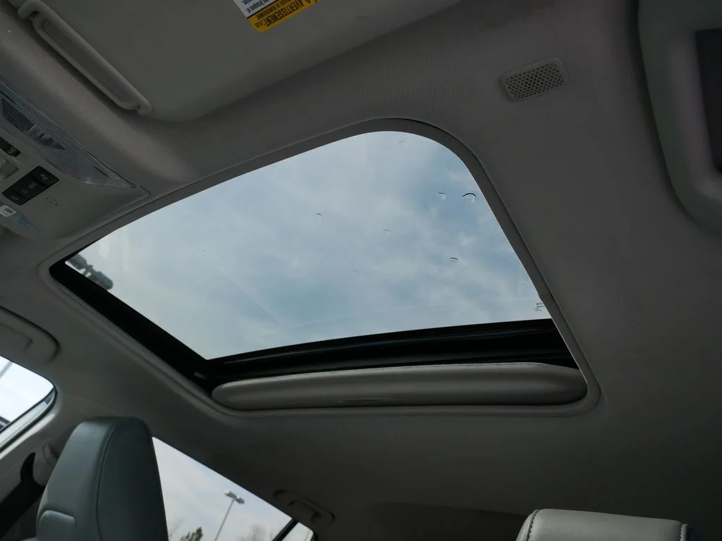 Used 2024 Beige Toyota XLE Premium image 30