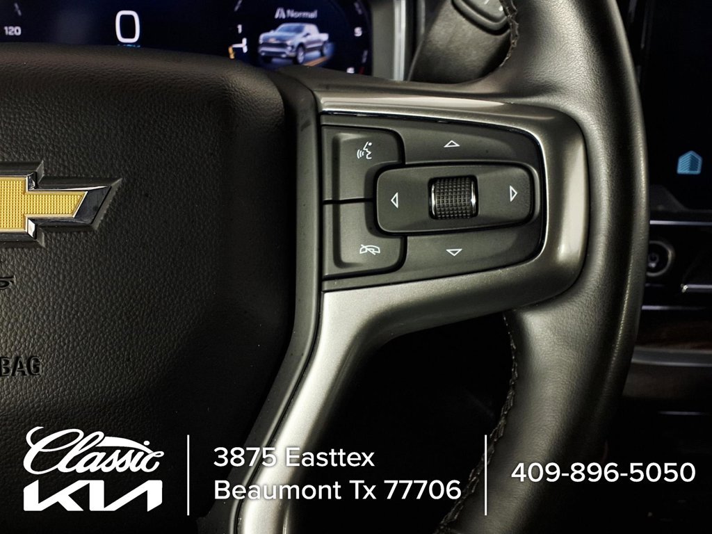 Used 2025 Gray Chevrolet LT image 22