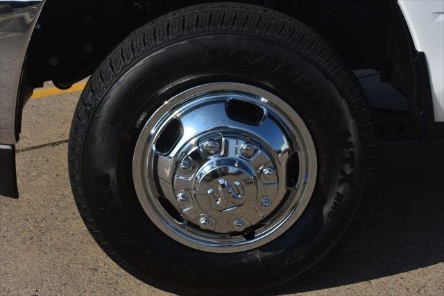 New 2026 Bright White Clear-Coat Exterior Paint RAM TRADESMAN image 10