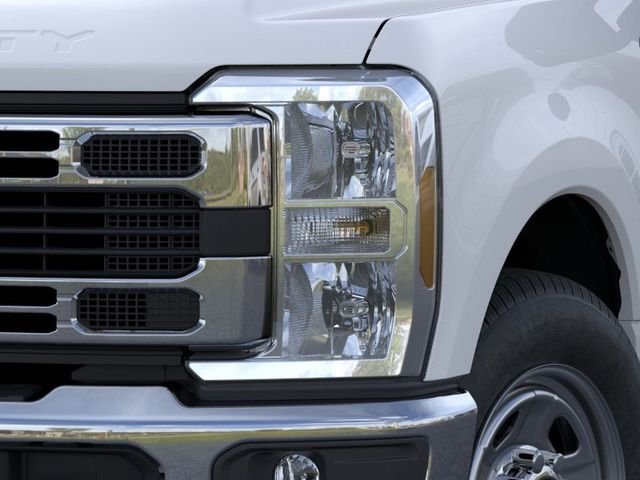 New 2026 Oxford White Ford F-350® XL image 18