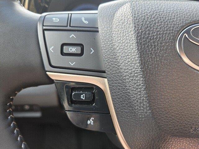 Used 2026 Oxygen White Toyota XLE image 13