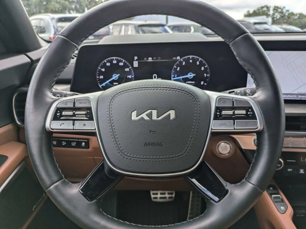Used 2025 Jungle Green Kia SX X-Line image 31