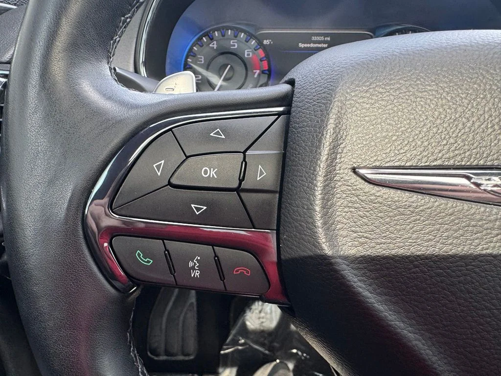 Used 2016 Red Chrysler S image 15
