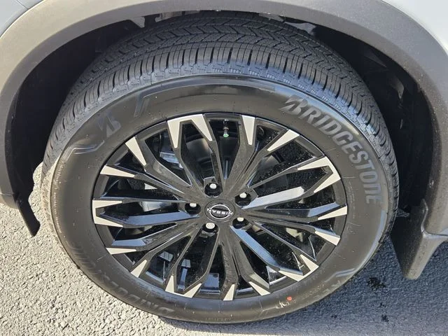 New 2026 Everest White Pearl TriCoat Nissan Dark Armor™ image 12