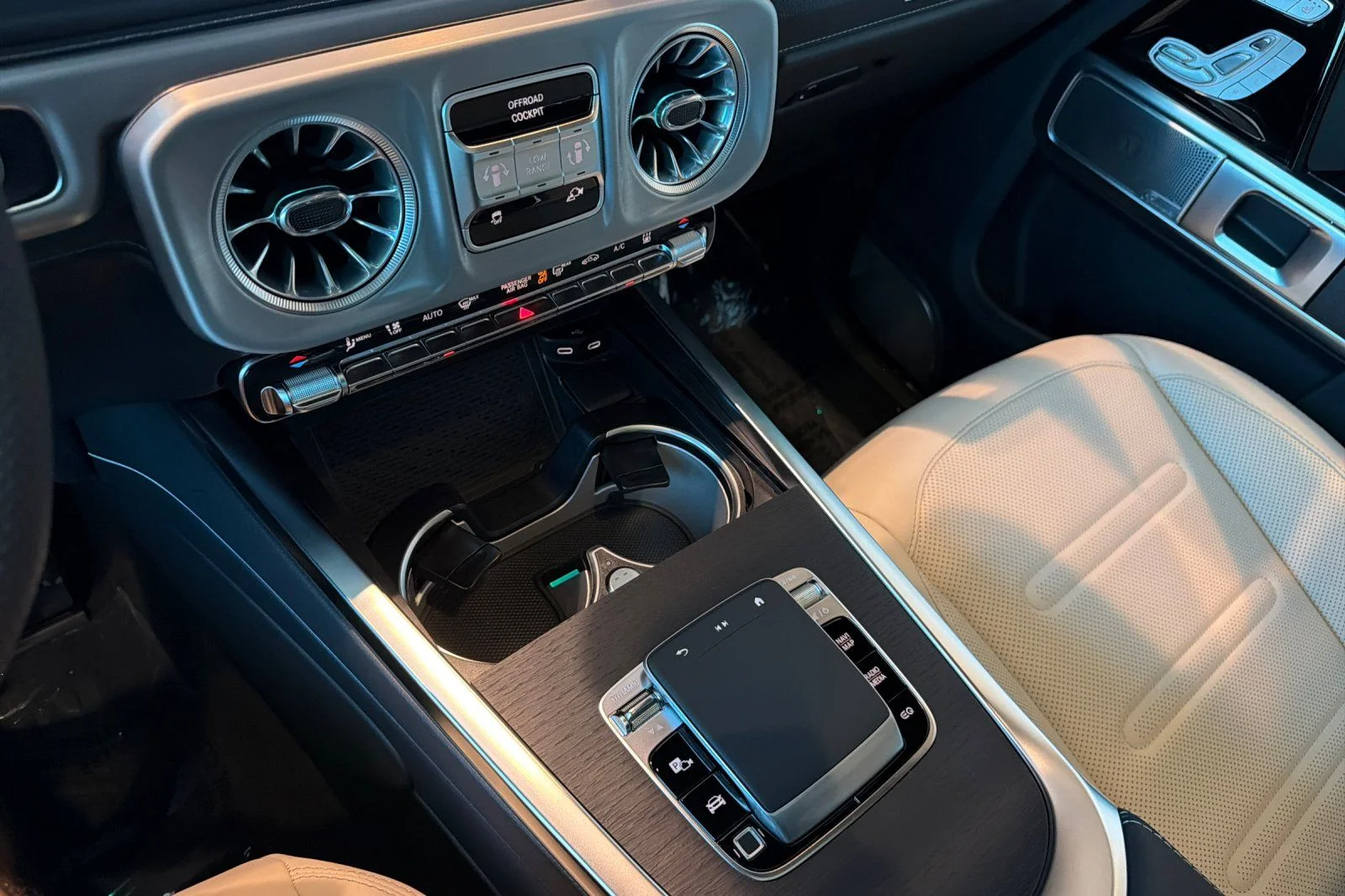 New 2027 Polar White Mercedes-Benz G 580 image 18