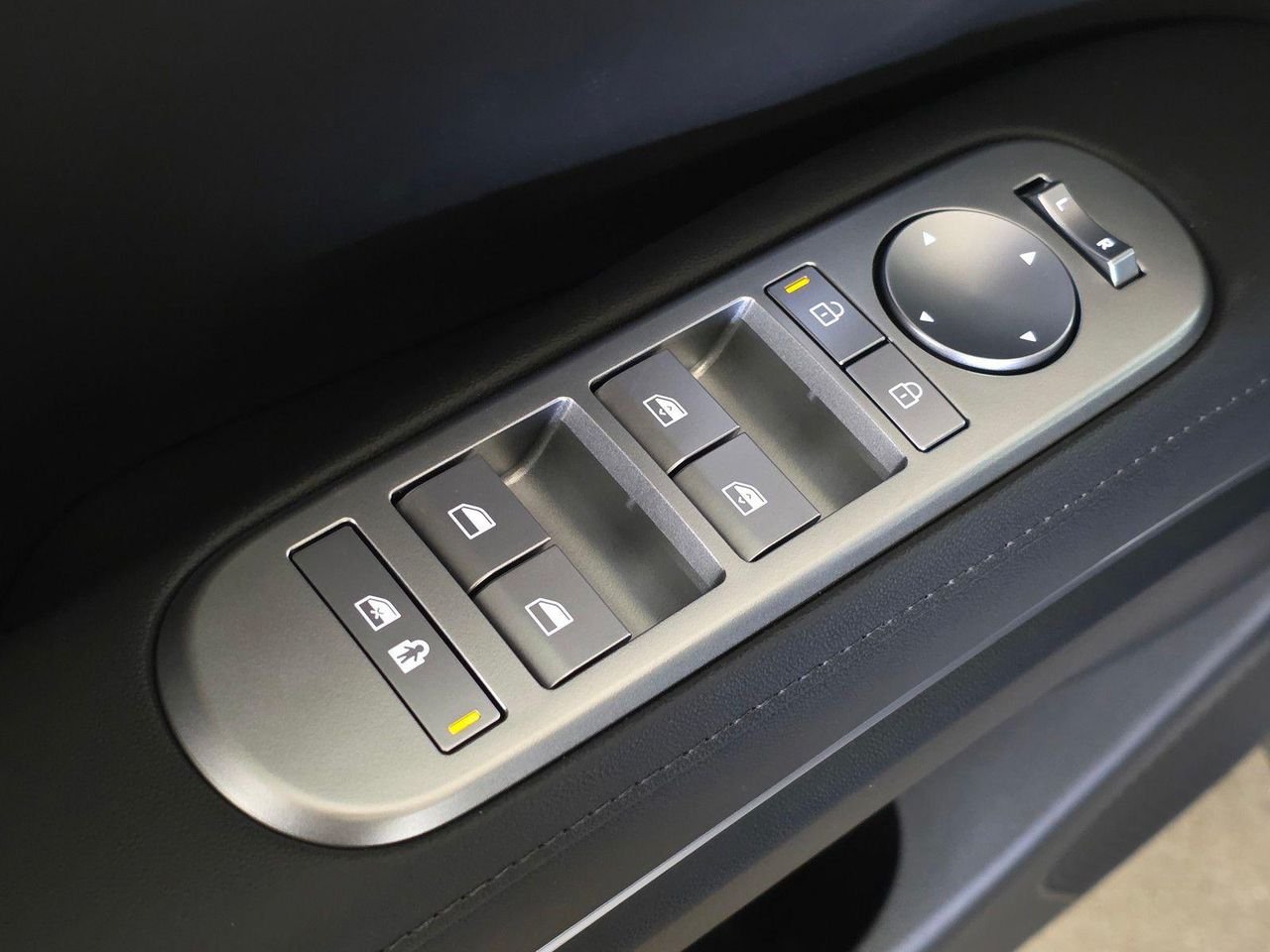 New 2027 Creamy White Pearl Hyundai Blue SEL 8P image 22