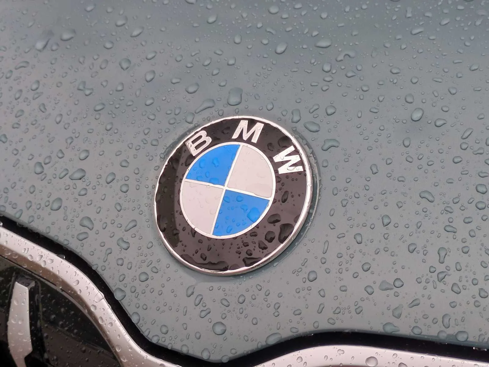 New 2026 Cape York Green Metallic BMW xDrive28i image 12