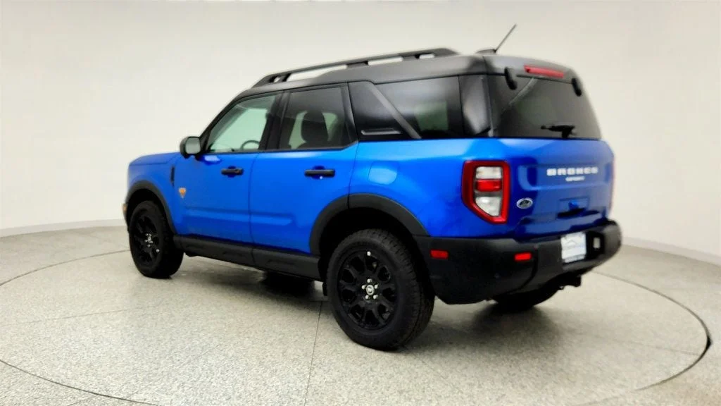 Used 2025 Velocity Blue Metallic Ford Badlands 4x4 image 7