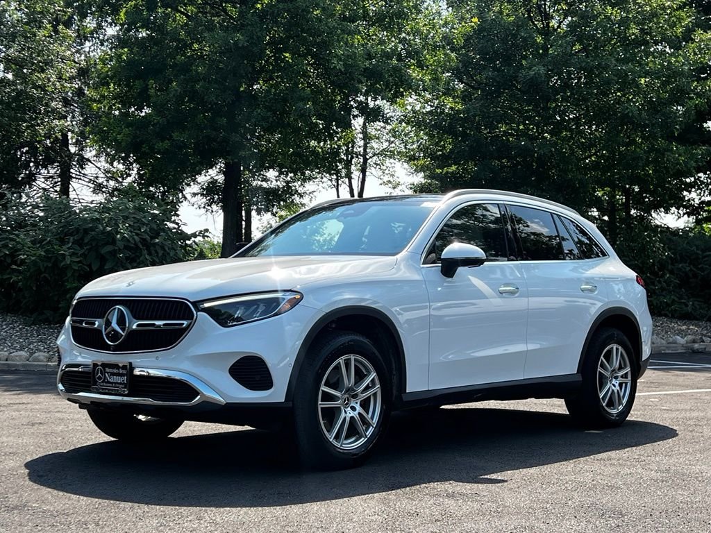 Used 2023 White Mercedes-Benz GLC 300 image 1