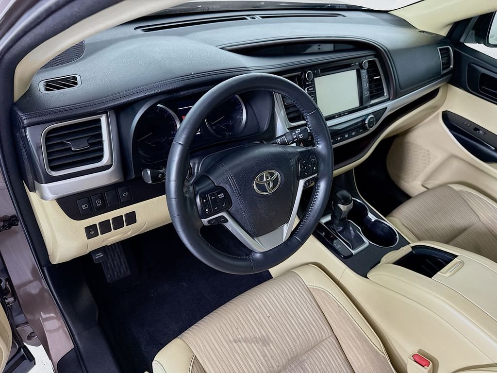 Used 2018 Walnut Toyota LE Plus image 9