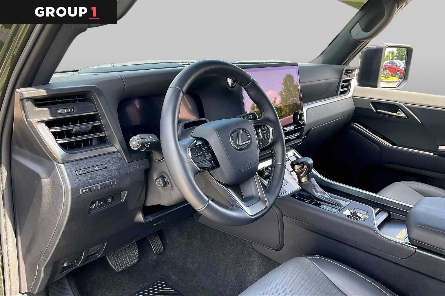 Used 2025 Nori Green Pearl Lexus Premium image 15