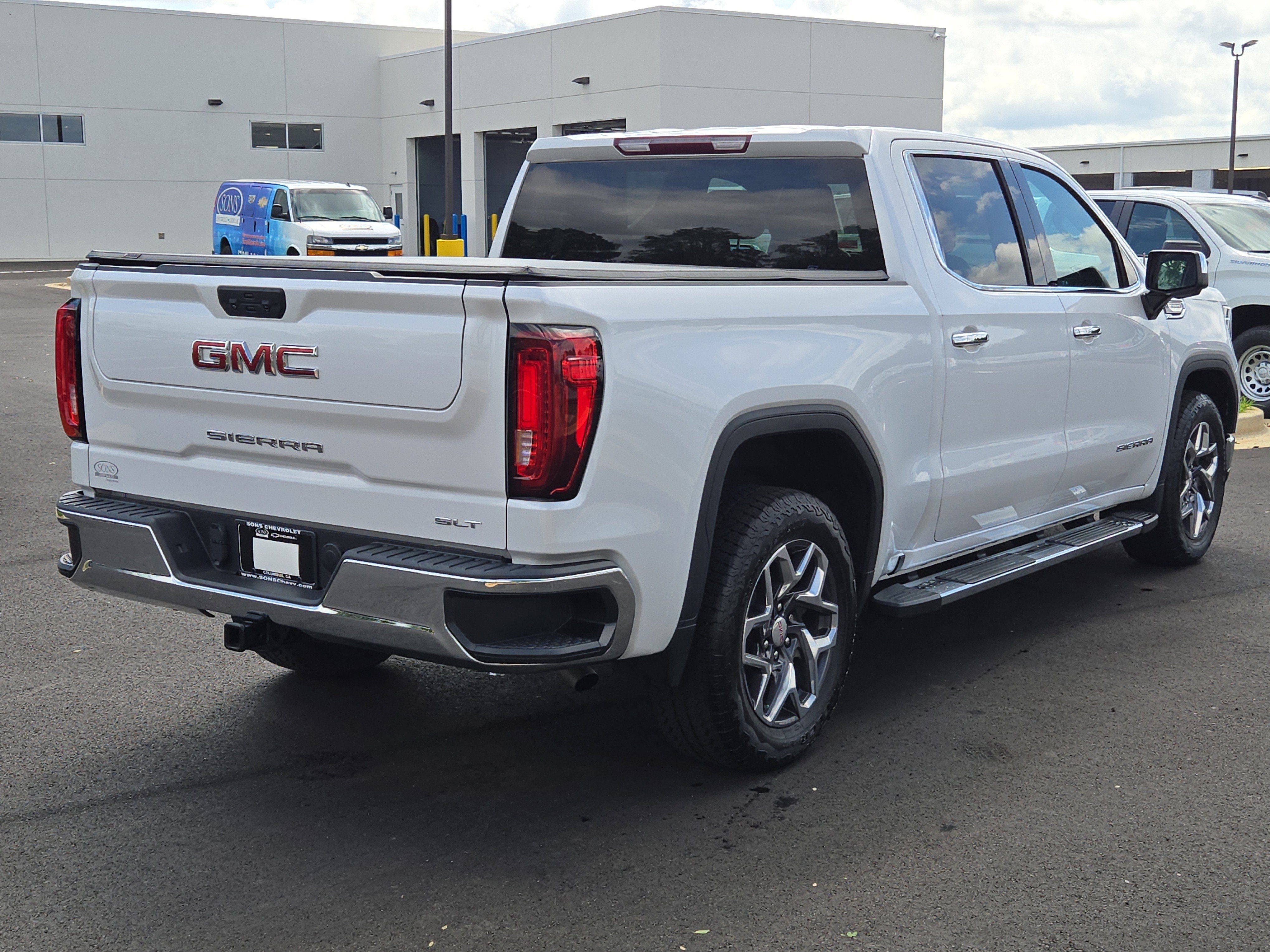 Used 2023 White Frost Tricoat GMC SLT image 10