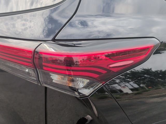 Used 2022 Black Toyota XLE image 11