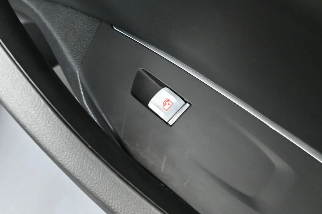 Used 2023 Black BMW xDrive30i image 47