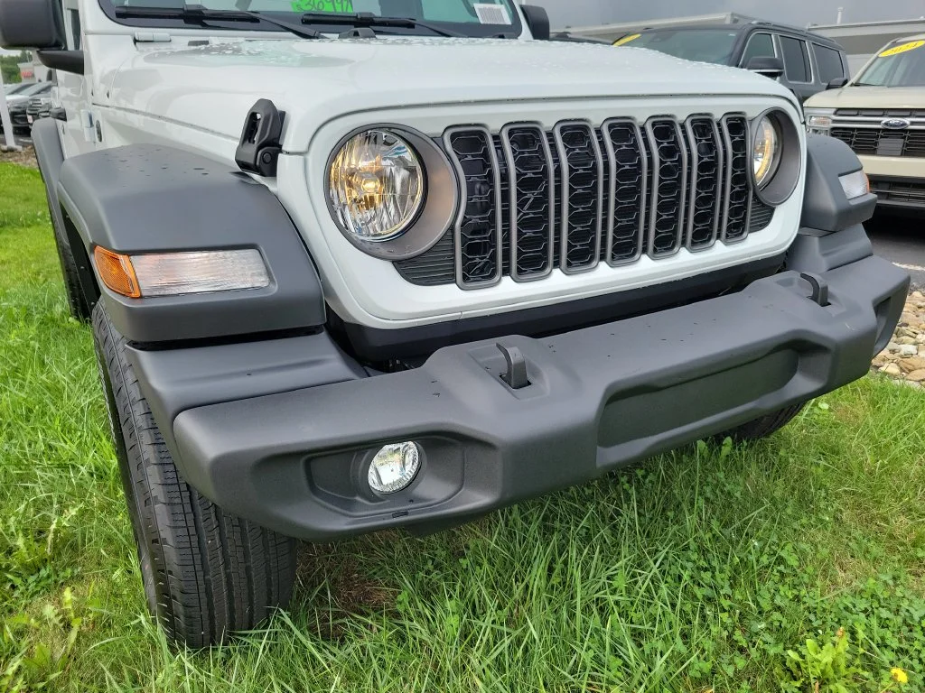 New 2026 Bright White Clear-Coat Exterior Paint Jeep Sport image 12