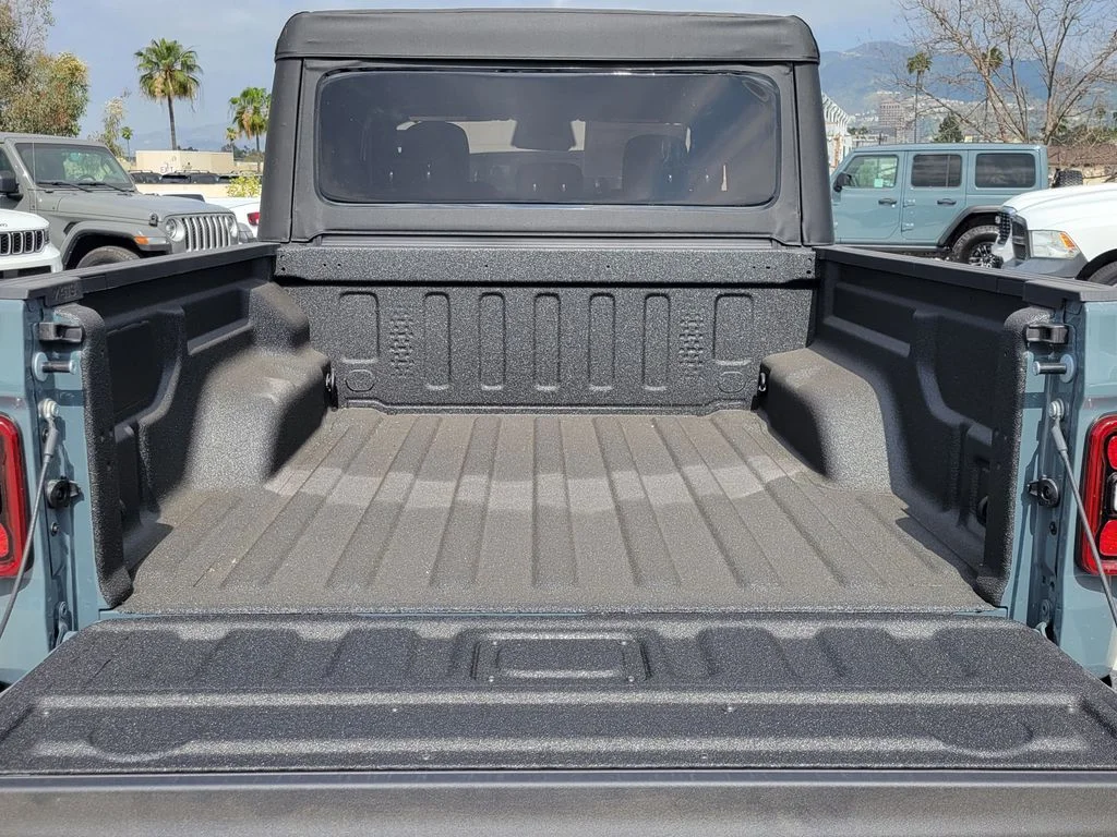 New 2026 Anvil Clear-Coat Exterior Paint Jeep Rubicon image 19