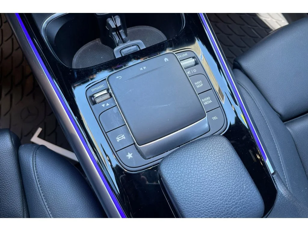 Used 2021 Polar White Mercedes-Benz 250 image 31