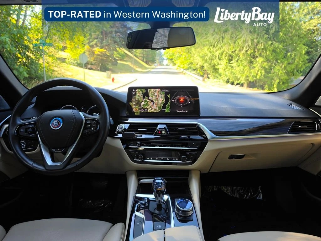 Used 2019 White BMW 530e xDrive iPerformance image 11