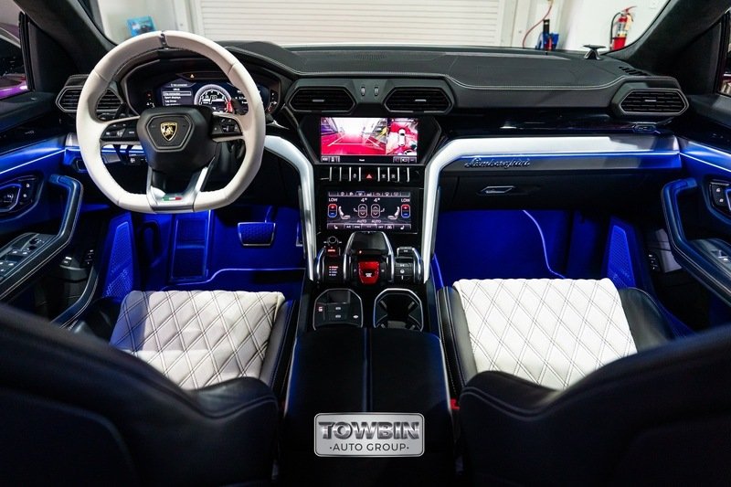 Used 2019  Lamborghini Base image 20