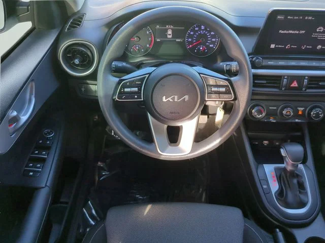 Used 2024 White Kia LXS image 10