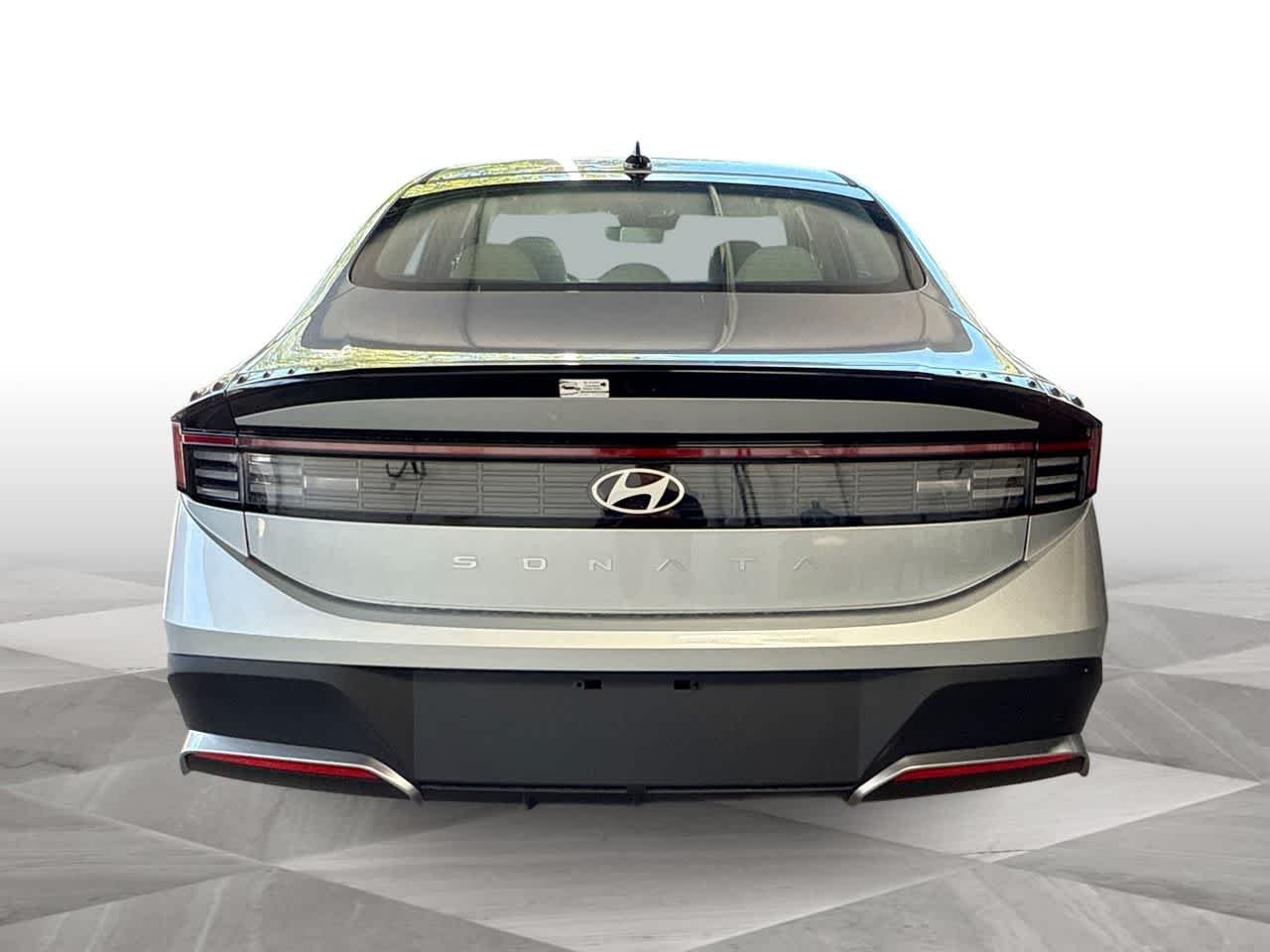 New 2026 Aero Silver Hyundai SE image 7