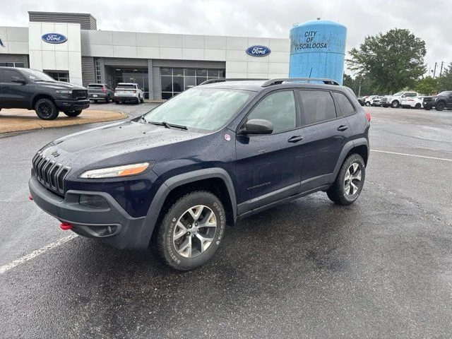 Used 2016 Blue Jeep Trailhawk image 4