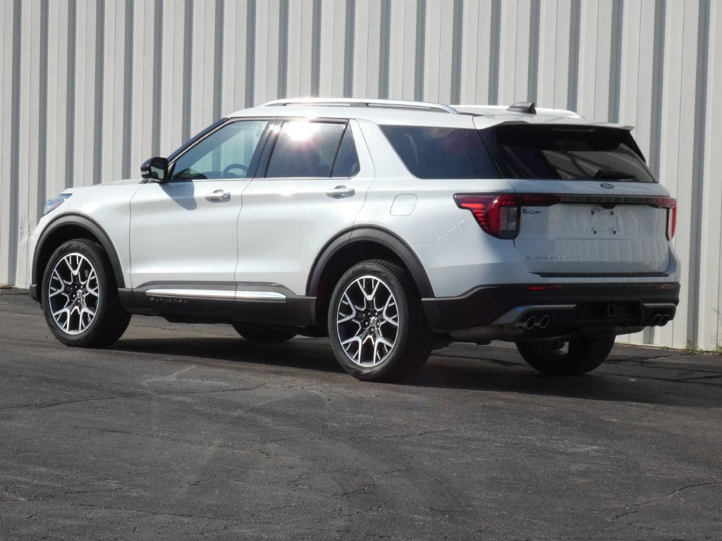 New 2027 Star White Metallic Tri-Coat Ford Platinum™ image 37