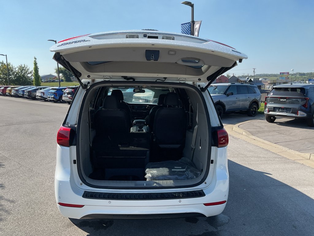 Used 2015 Snow White Pearl Kia EX image 13