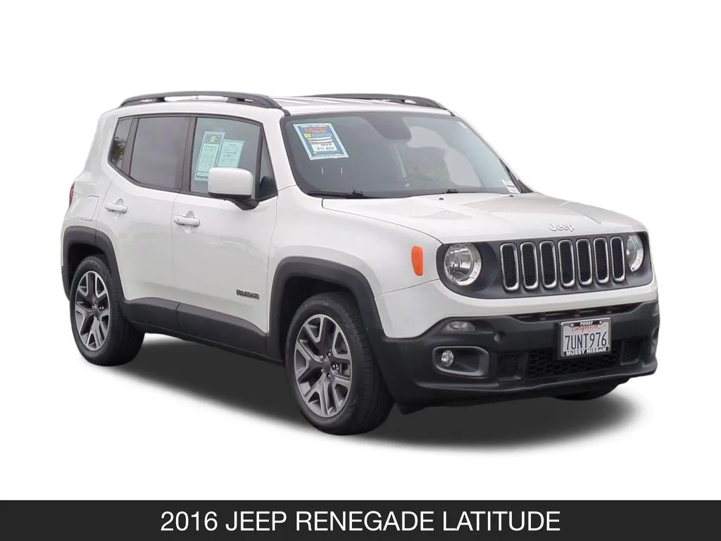 Used 2016 White Jeep Latitude image 2