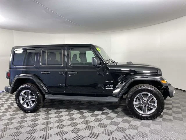 Used 2022 Black Jeep Unlimited Sahara image 10