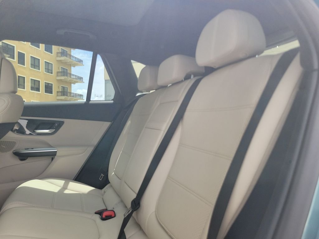 New 2026 Verde Silver Metallic Mercedes-Benz GLC 300 image 10