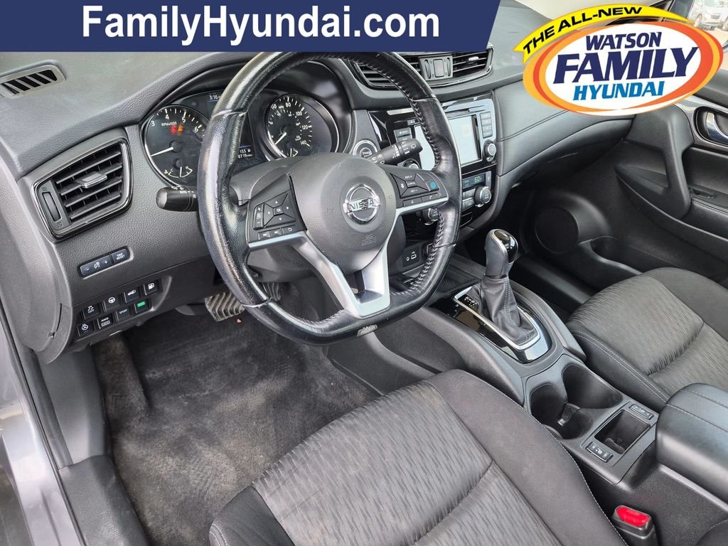 Used 2020 Gray Nissan SV image 8